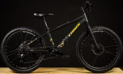 Велосипед подростковый 24" TRINX M005 disc Al 12"(черный/золотой) 14,2 кг(8ск)